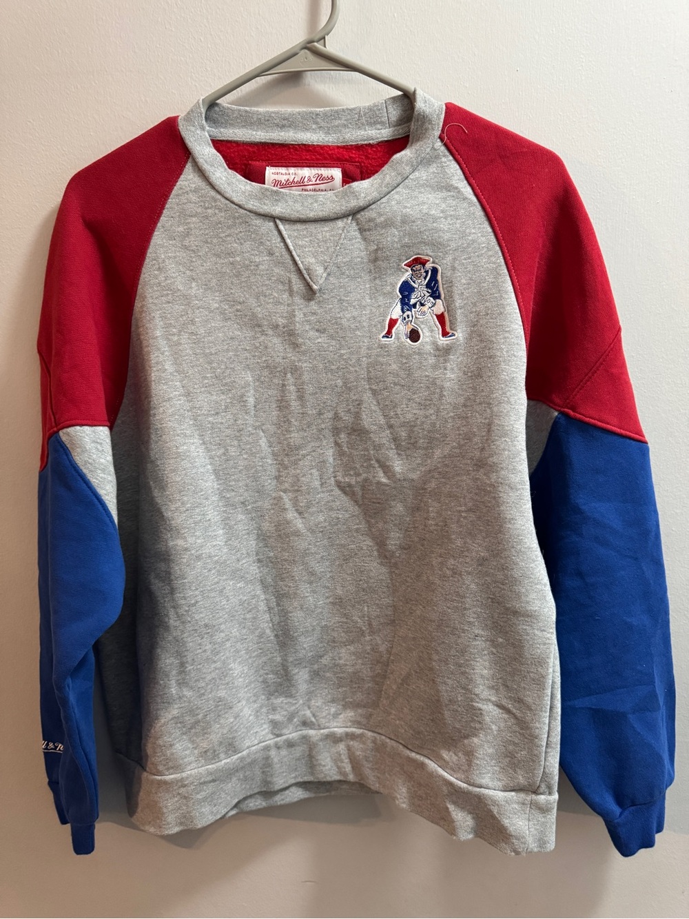 Mitchell & Ness Patriots Women’s Grey, Red & Blue Colorblock Crewneck Sweatshirt